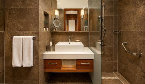 Deluxe King Room with Sea View