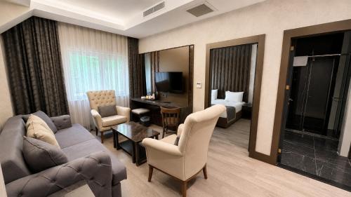 Junior Suite with Garden View