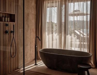 Superior King Suite