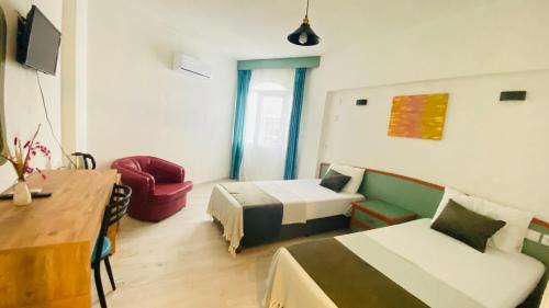 Double or Twin Room with Partial Sea View