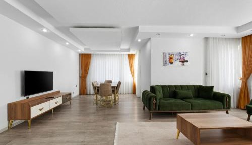 Luxury Suite with Balcony