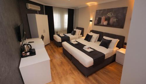Triple Room with City View