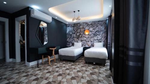 Superior Twin Room with City View