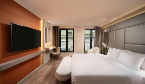 Deluxe Double or Twin Room