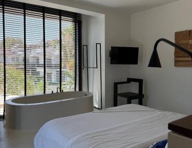 Deluxe Double Room with Bath