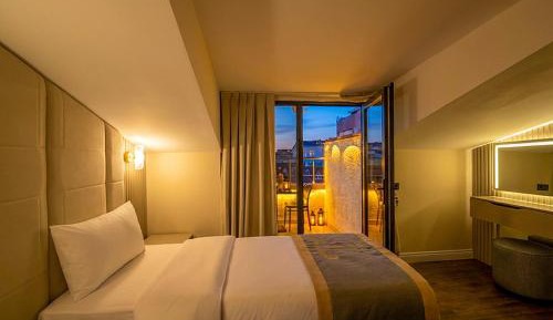 Double or Twin Room with Balcony
