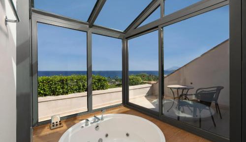 Suite with Spa Bath