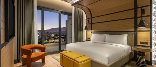 One-Bedroom King Suite with Terrace