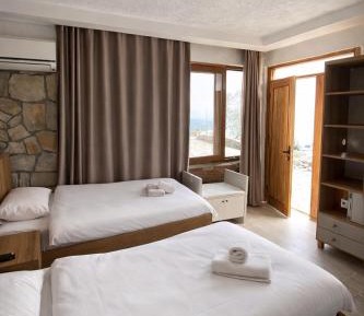 Standard Twin Room with Sea View