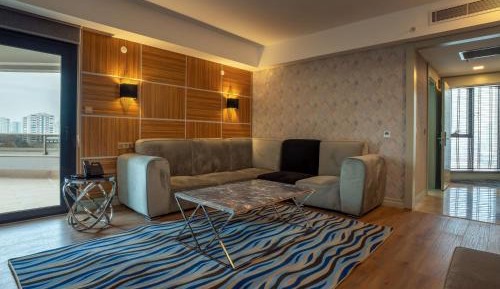 Suite with Queen Size Bed
