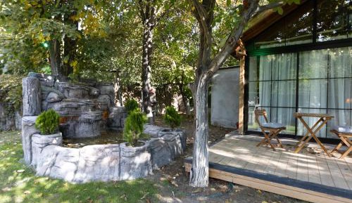 Bungalow with Garden View