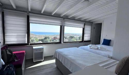 Deluxe Suite with Sea View