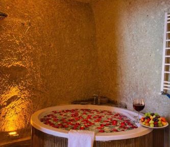 Suite with Hot Tub