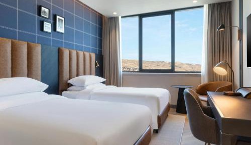 Traditional Twin Room with City View