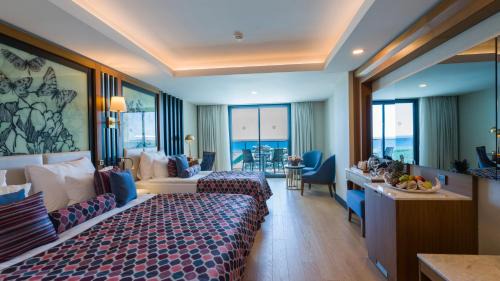 Standard Double or Twin Room with Sea View