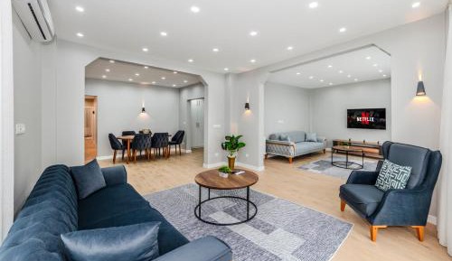 Three-Bedroom Apartment with Balcony