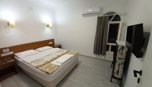 One-Bedroom Apartment with Sea View and Balcony