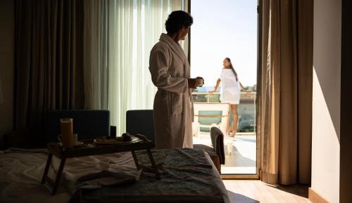 Double or Twin Room with Mountain View