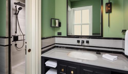 Adahan Charm Suite
