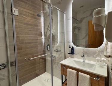 Deluxe Queen Room with Two Queen Beds