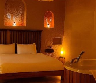 Deluxe Double Room with Bath