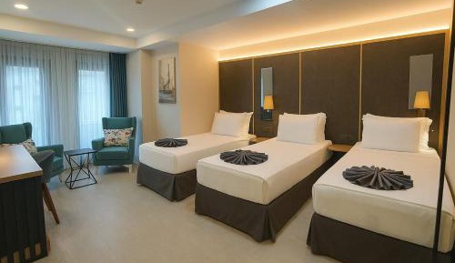 Deluxe Triple Room with Turkish Hammam Sink