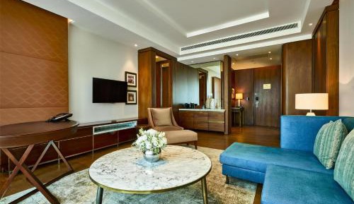Regency King Suite with Sea View - Club Access