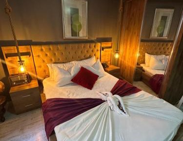 King Room with Spa Bath