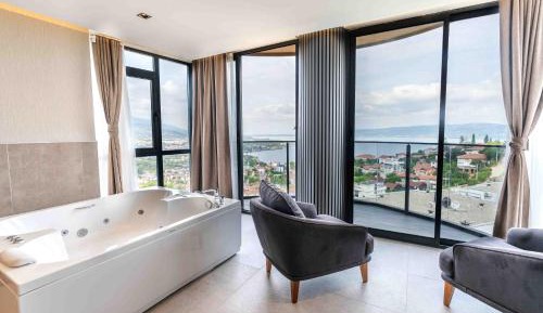 King Room with Lake View
