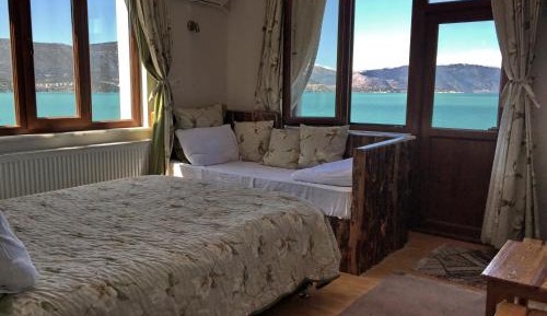 Double or Twin Room with Lake View