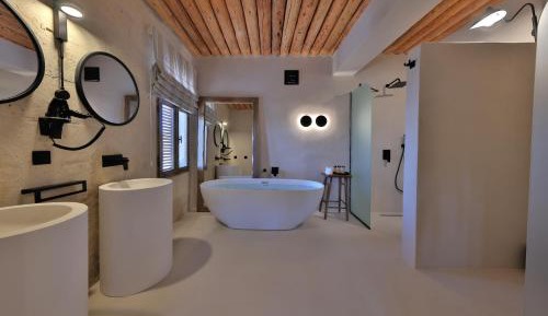 Deluxe Double Room with Bath