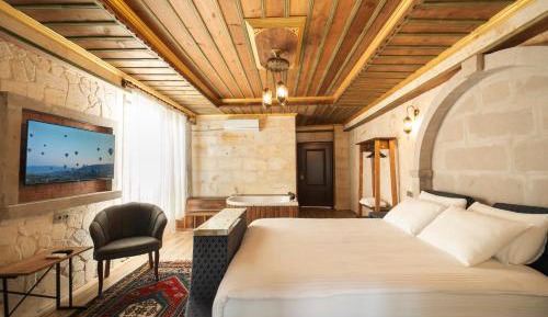 Queen Suite with Spa Bath