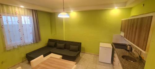 Apartment - Basement (4 Adults) 