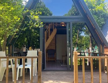 Deluxe Bungalow with Garden View