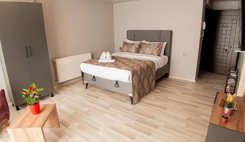 Studio Apartment with One Double Bed