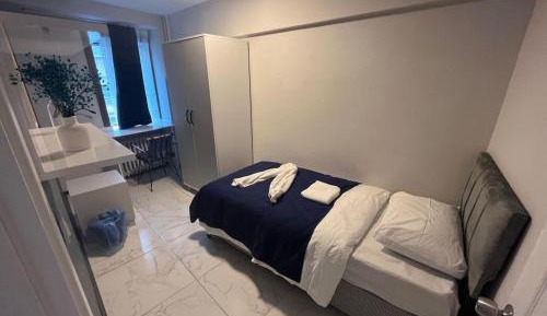 Single Room with Shared Bathroom
