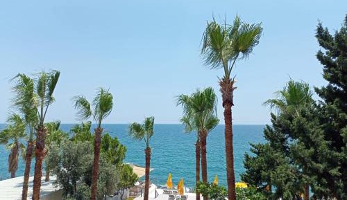 Deluxe Double Room with Balcony and Sea View
