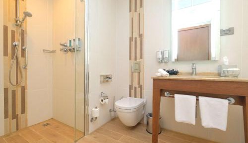 Queen Room with Sofa & Fridge - Non Smoking
