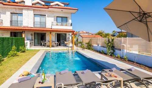 Five-Bedroom Villa