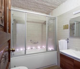 Junior Suite (2 Adults)