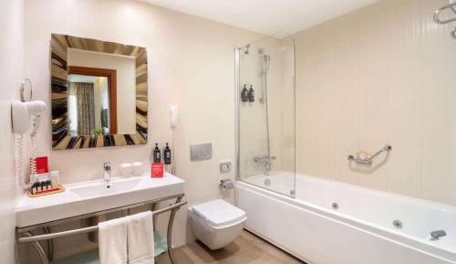 King Room with City View  - Mobility Accessible