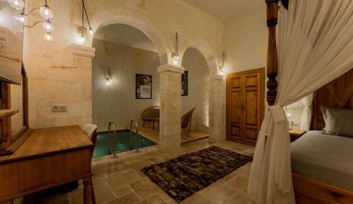 Romance Suite with Private Pool