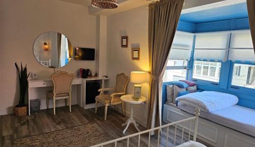Deluxe Double Room with Extra Bed