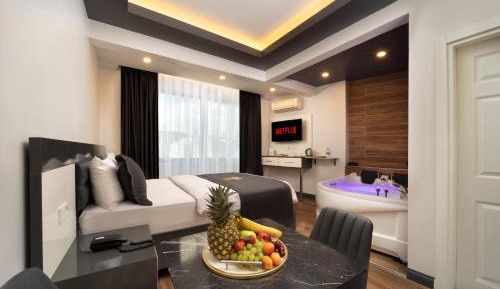 King Suite with Spa Bath