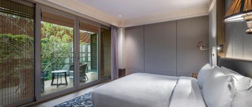 Suite with Garden View