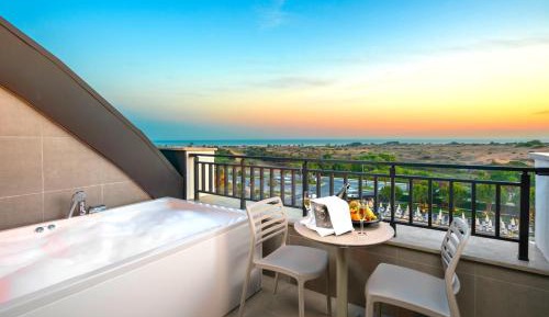 Jacuzzi Room Sea View