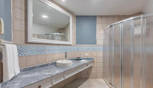 King Suite with Jacuzzi