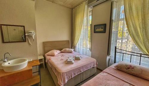 Economy Triple Room