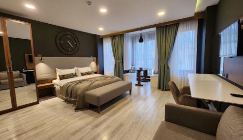 Panoramic Deluxe King Room