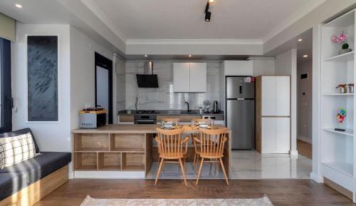 Deluxe Family Suite